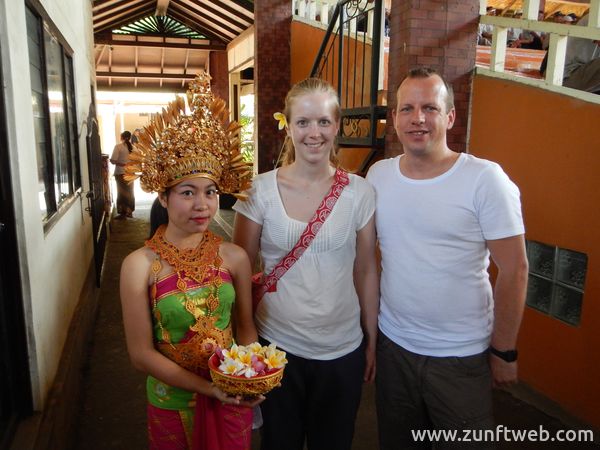 dscn1558_beim_tanz_bali