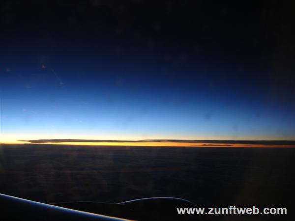 DSC06189-sonnenaufgang-flugzeug