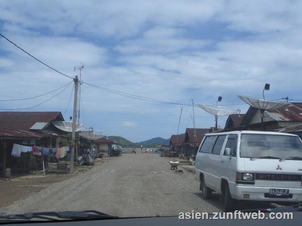 DSC08250_Strasse_zum_Meer_Sumatra