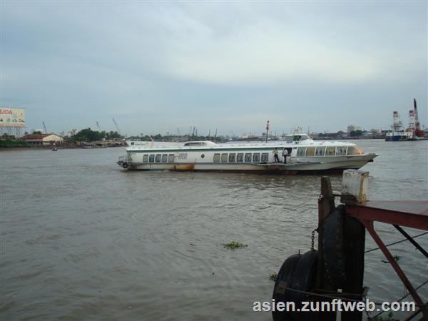 dsc00592_schiff_saigon_river