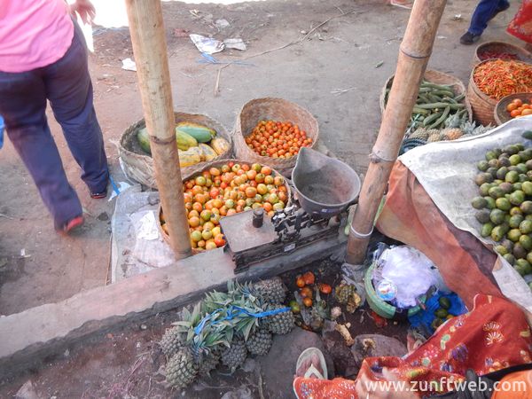 dscn0998_obst_ananas_markt