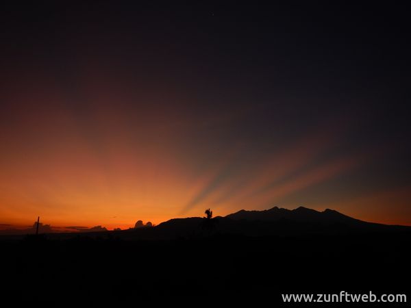 dscn1430_sonnenaufgang_lomobok_gunung_rinjani